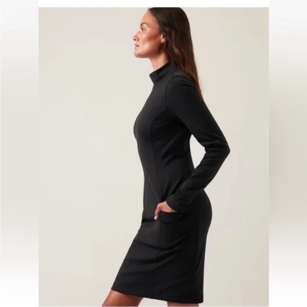 Athleta Delancey dress in black, so size small petite
